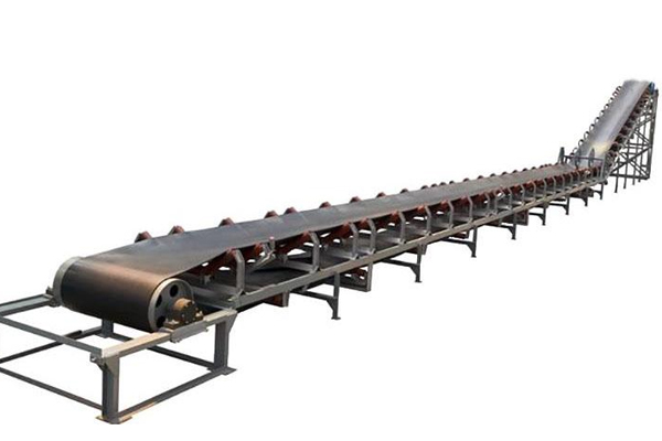 皮帶輸送機(jī)的皮帶為什么會(huì)跑偏，怎樣解決